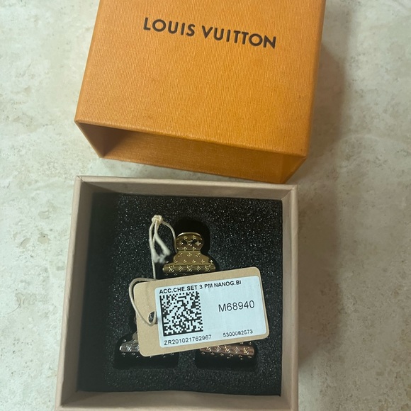 Louis Vuitton Accessories Brand New Louis Vuitton Mini Claw Clips